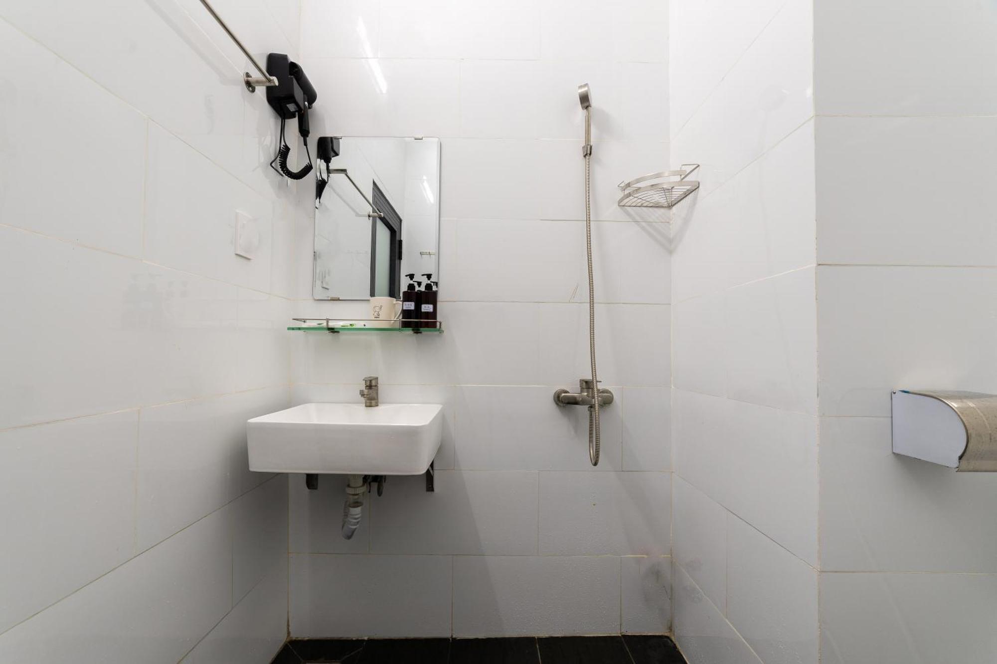 Thien Quoc Hotel Хошимин Екстериор снимка
